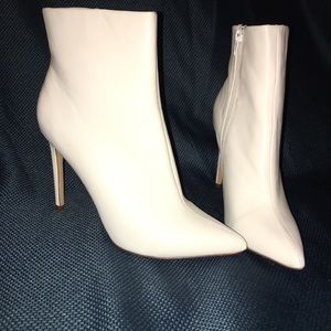 Olivia Portia White Ankle Boots